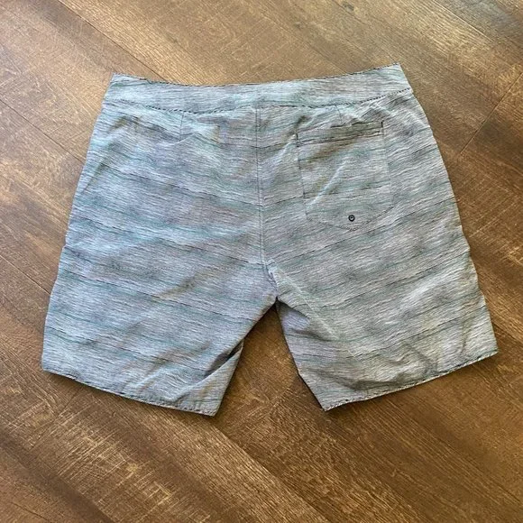 Rhone 9Inch Tech Boardshorts - Size 36 - Picture 3 of 6